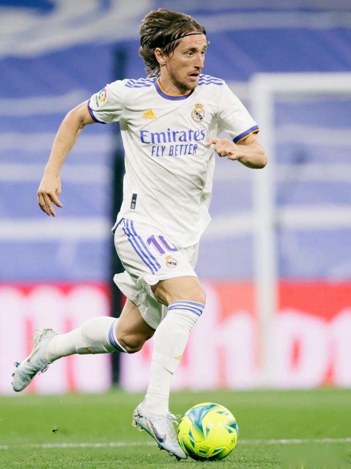 NBA快船主场险胜国王